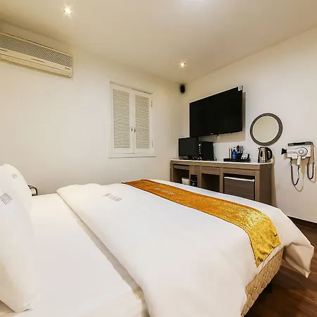 Bj Hotel